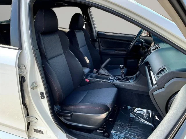 Used 2021 White Subaru Base image 33