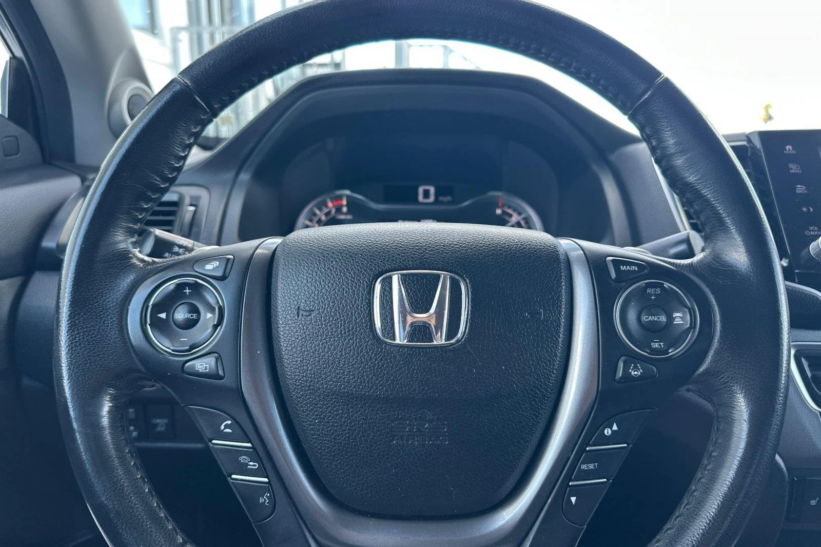 Used 2023 Lunar Silver Metallic Honda RTL image 22