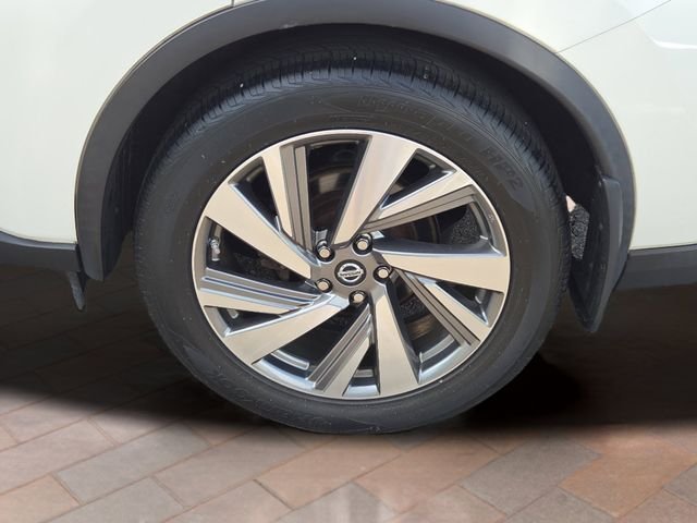 Used 2019 Pearl White Nissan SL image 28