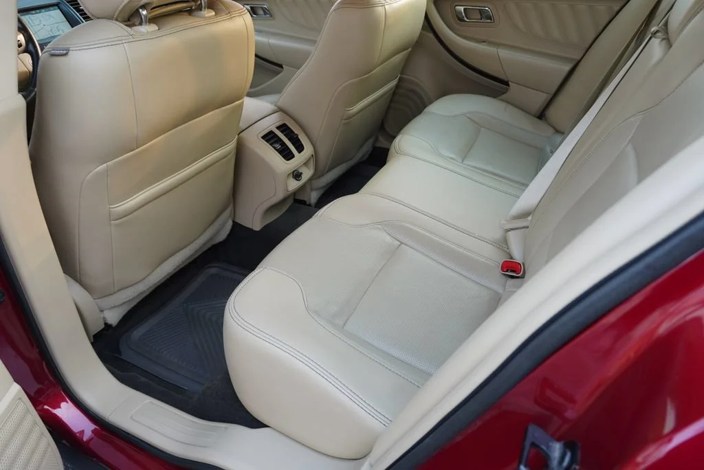 Used 2015 Red Ford Limited image 27