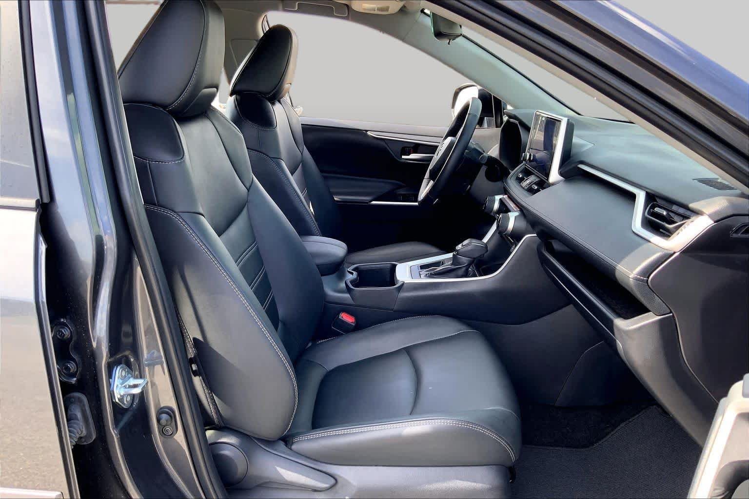 Used 2025 Magnetic Gray Metallic Toyota XLE Premium image 9