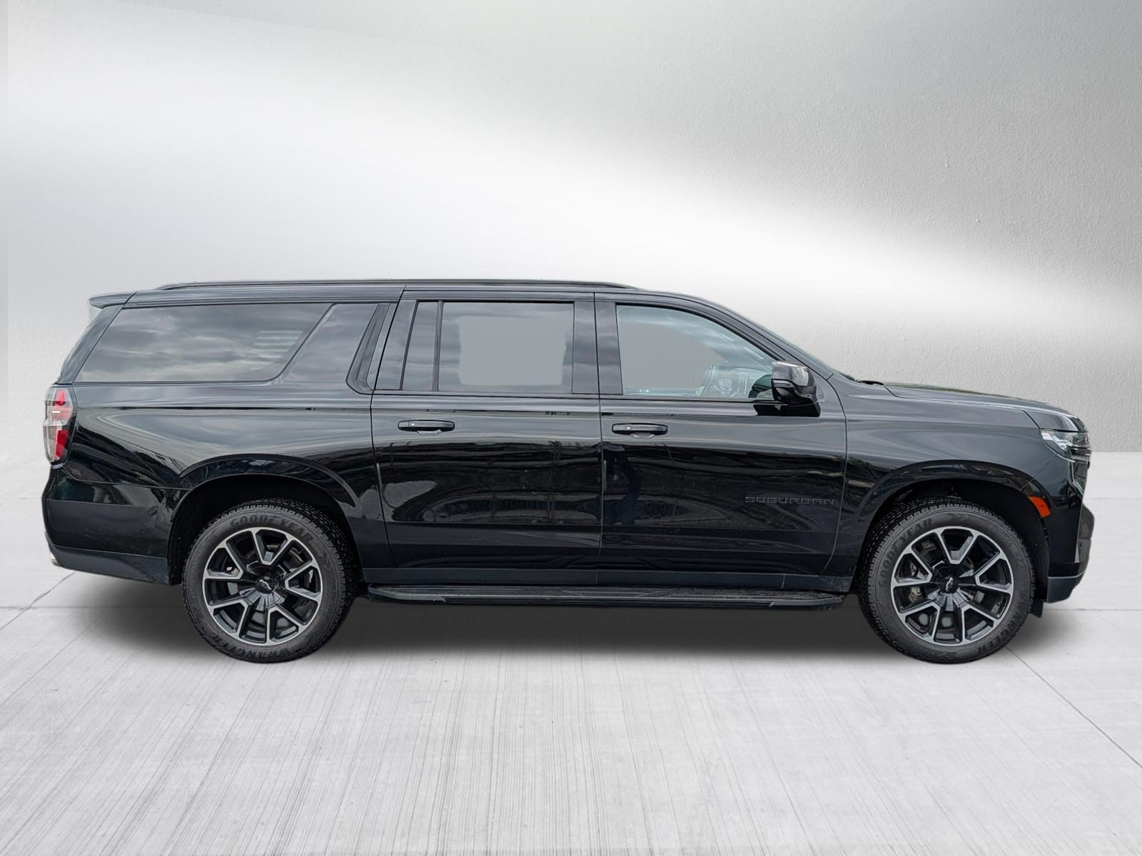 2023 Chevrolet Suburban RST - Photo 8