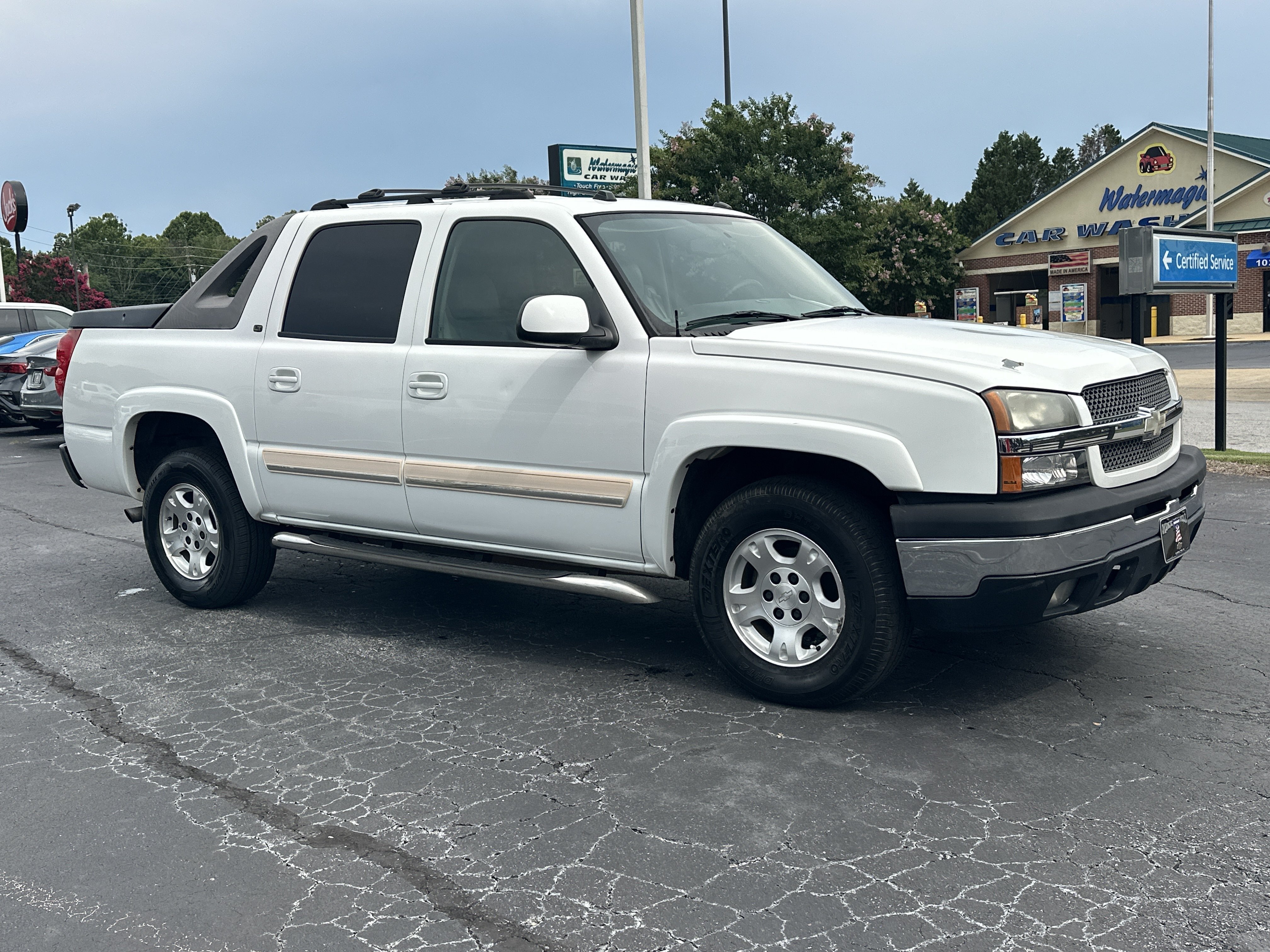 2005 Chevrolet Avalanche 2WD 1500 Series's photo