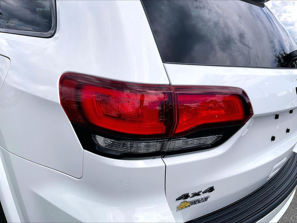 Used 2021 Bright White Clearcoat Jeep Laredo X image 30