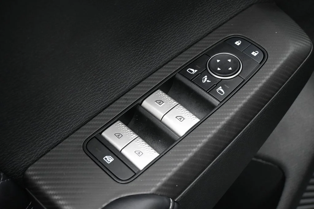 Used 2022 Silver Mitsubishi SEL image 14