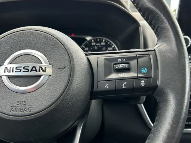 Used 2021 Pearl White Nissan SL image 38