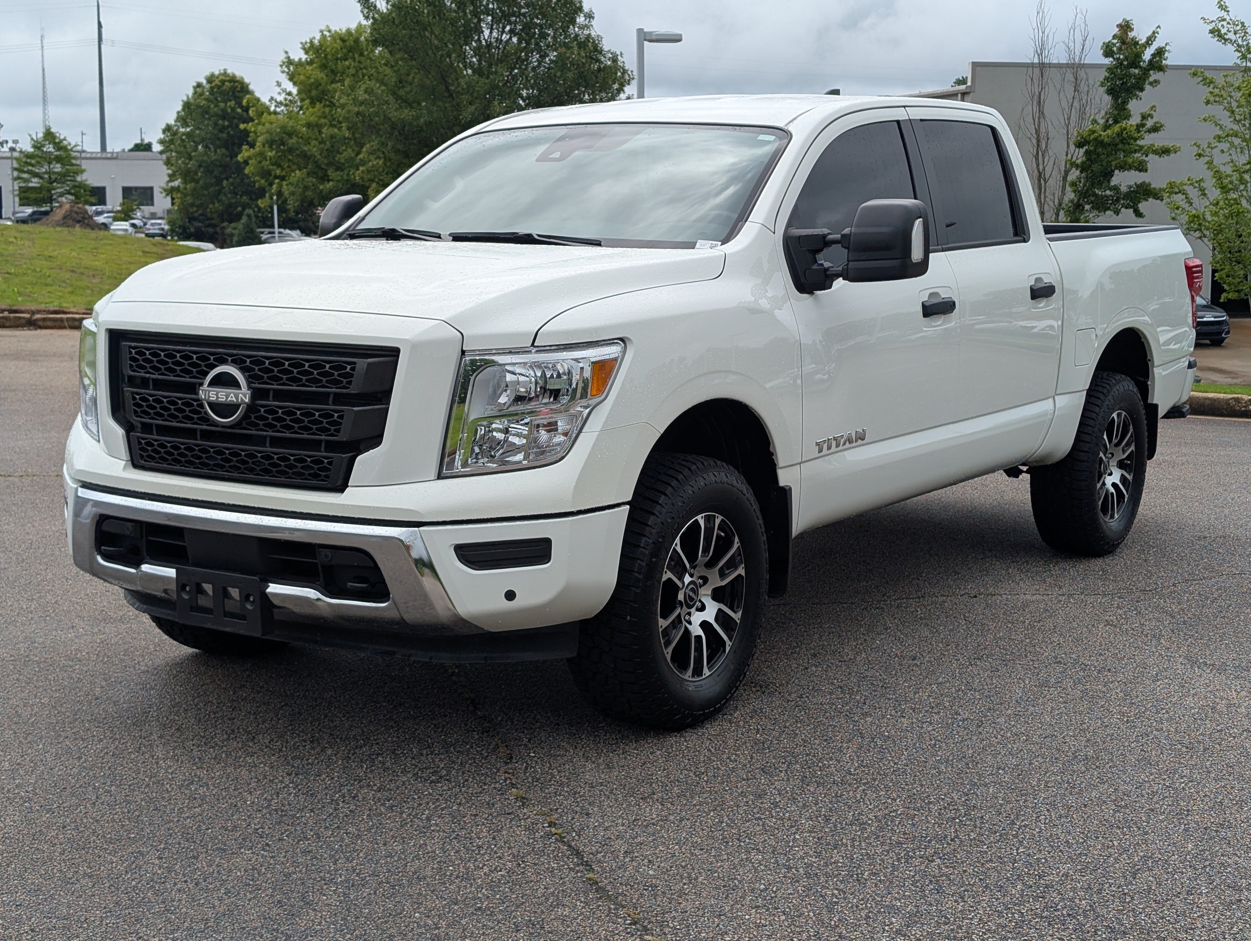 Used 2024 White Nissan SV image 1