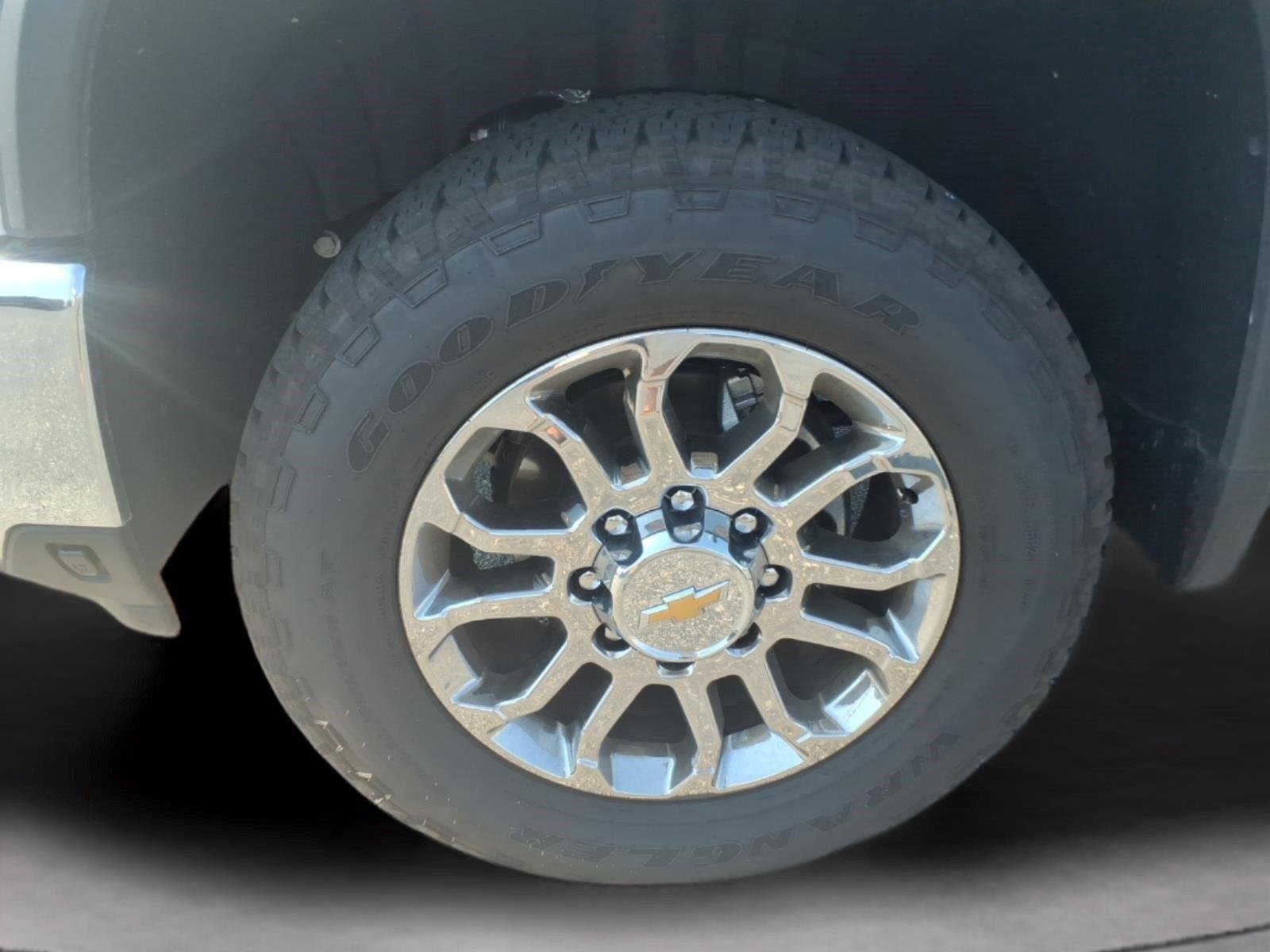 Used 2026 Summit White Chevrolet LTZ image 9