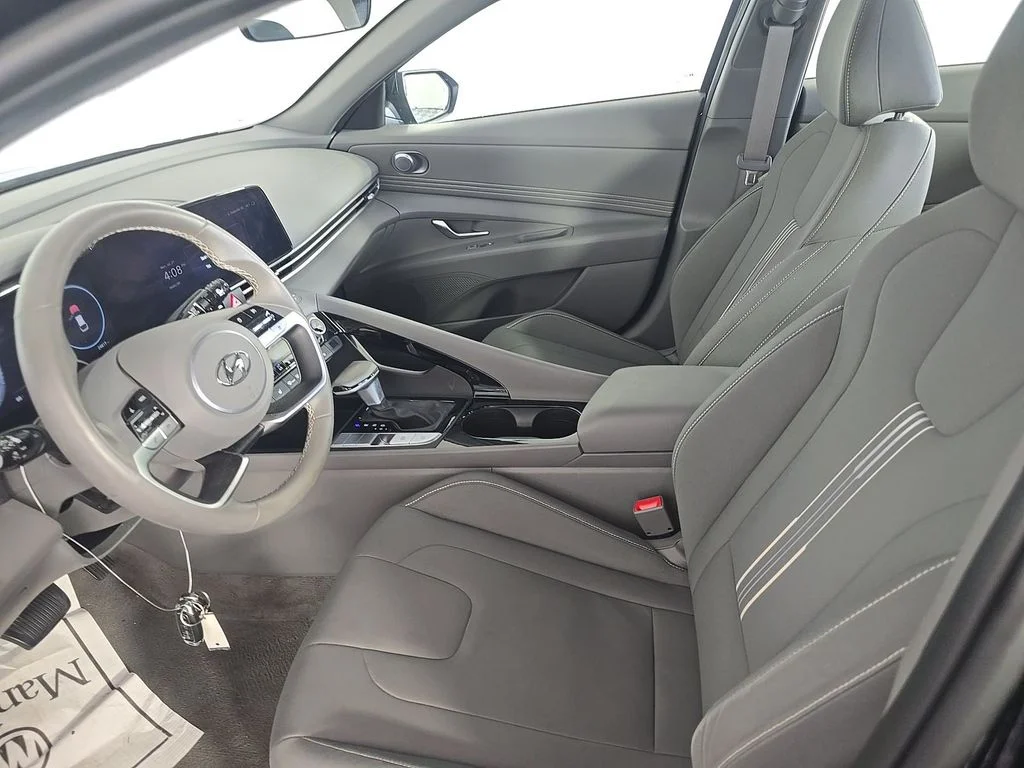 Certified Used 2023 Black Hyundai SEL image 5