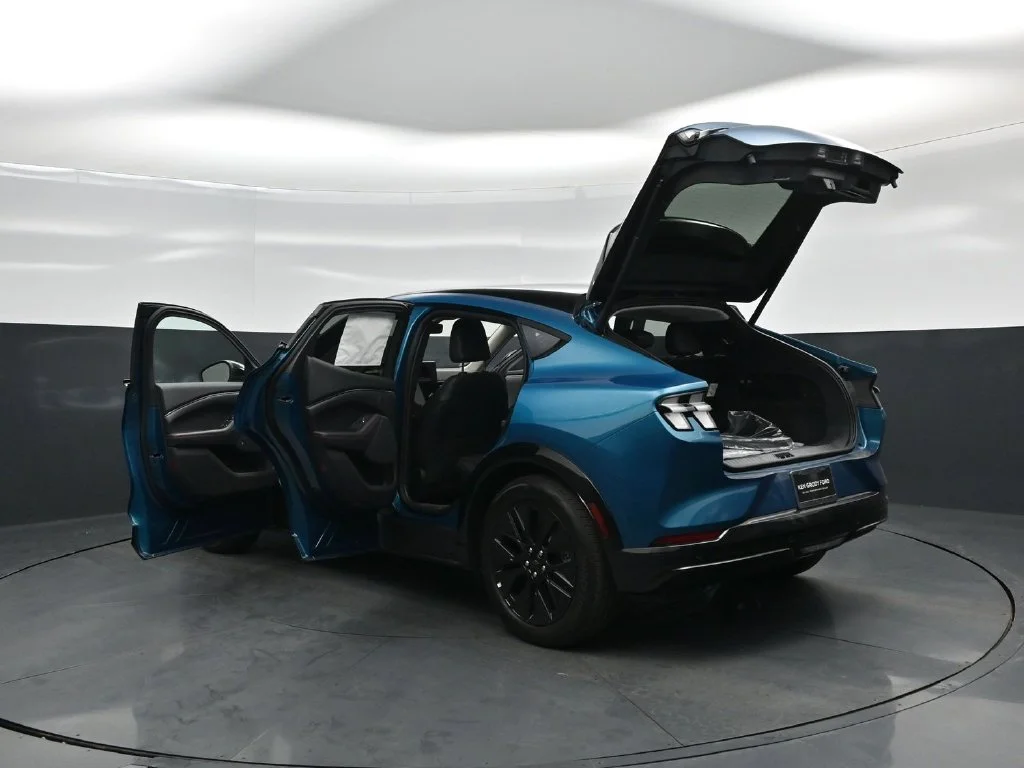 New 2026 Adriatic Blue Metallic Ford Premium image 31