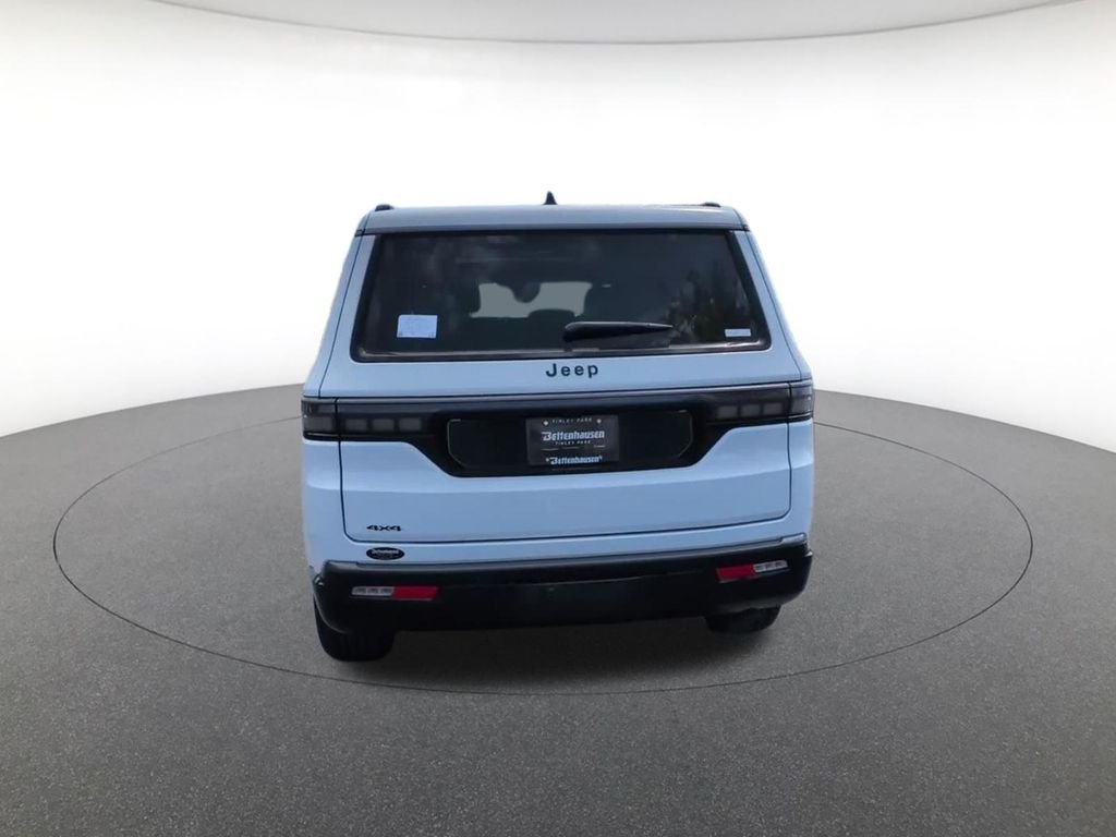New 2026 Bright White Clear-Coat Exterior Paint Jeep Limited Altitude image 8