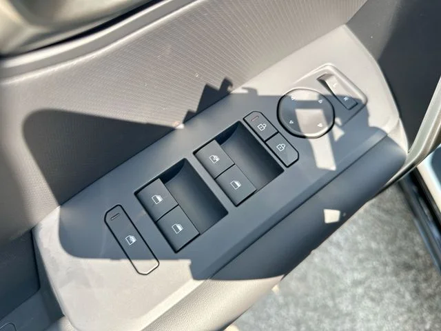 New 2027 Snow White Pearl Kia X-Line S image 17