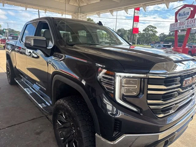Used 2023 Silver GMC SLT image 2