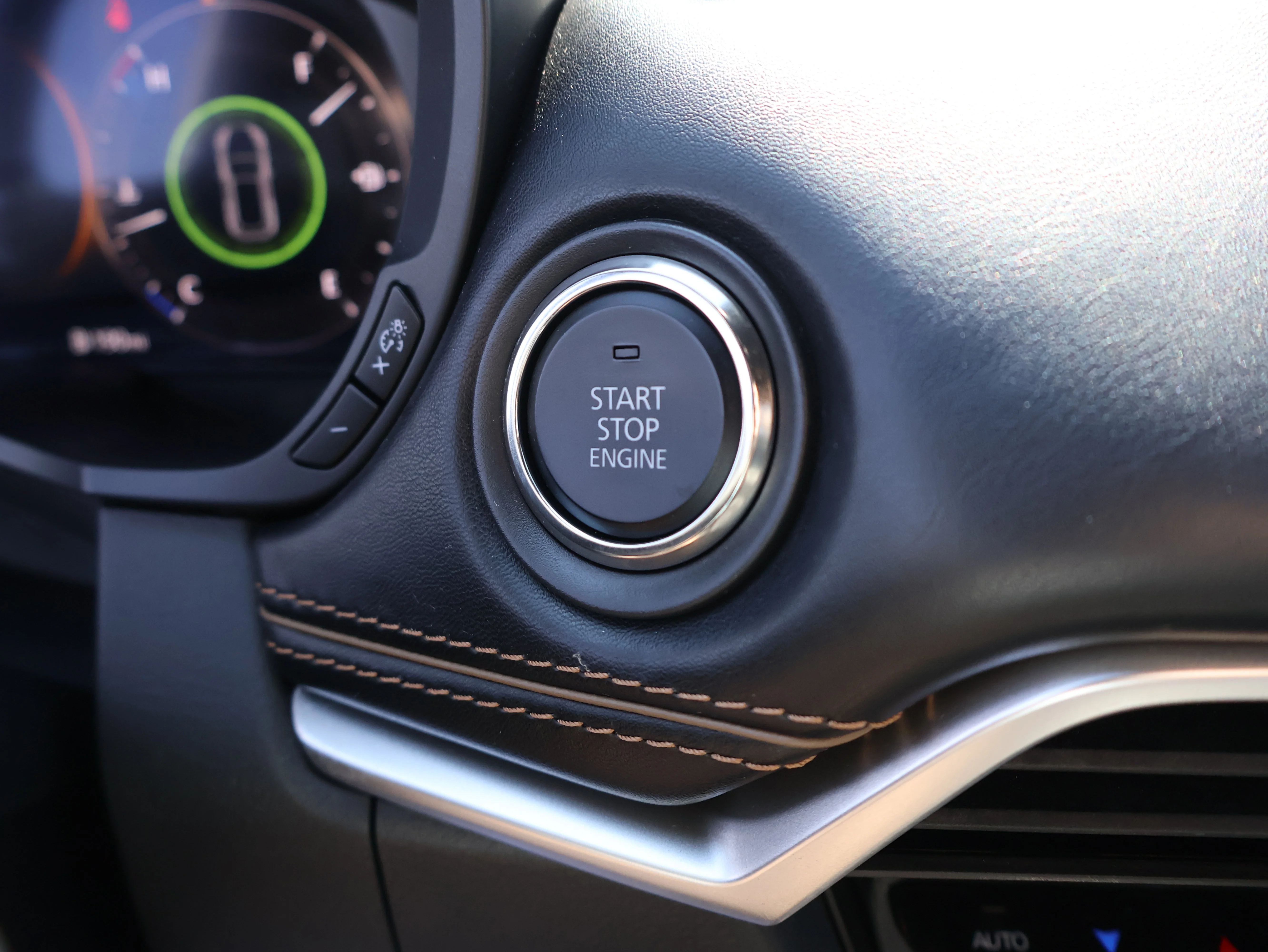 Used 2024 Platinum Quartz Mazda 3.3 Turbo Premium Plus image 39