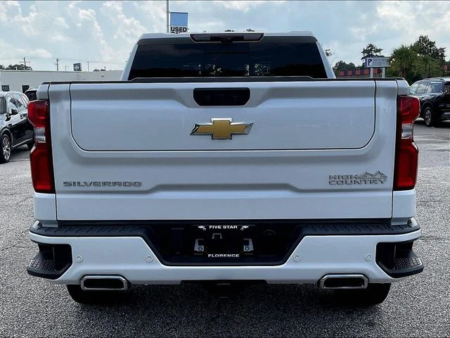Used 2025 Beige Chevrolet High Country image 5