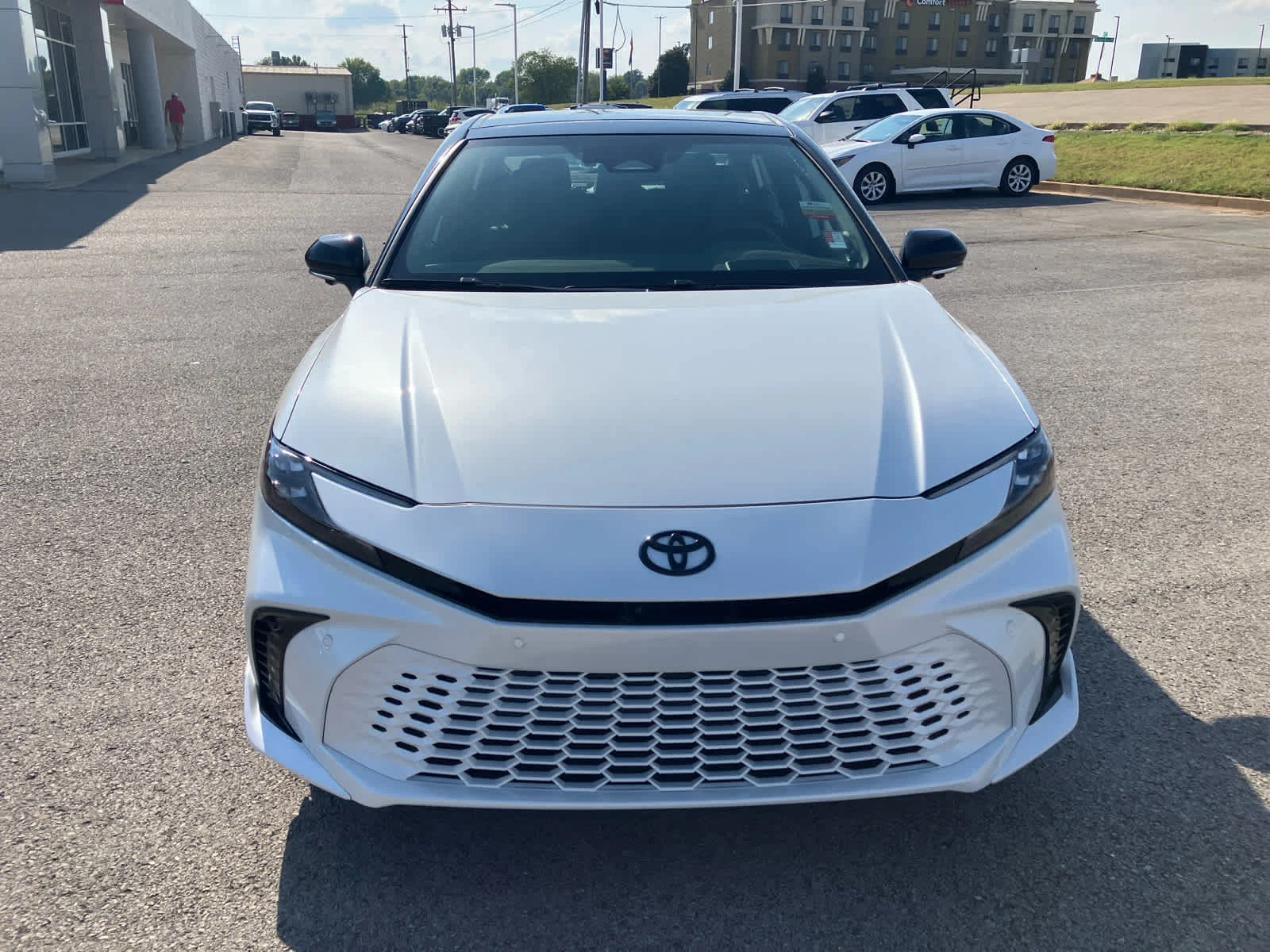 Certified Used 2026 Wind Chill Pearl w/Midnight Black Metallic Roof Toyota XSE image 4