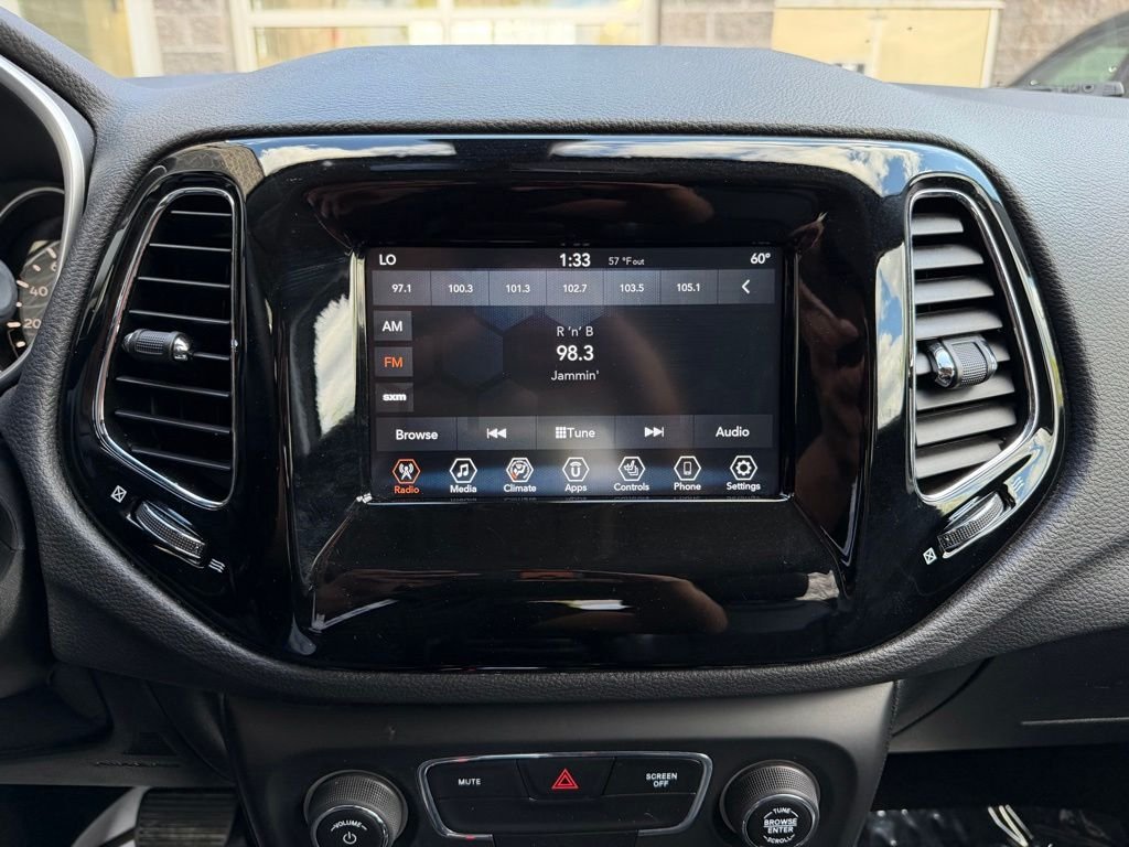 Used 2019 White Jeep Latitude image 14