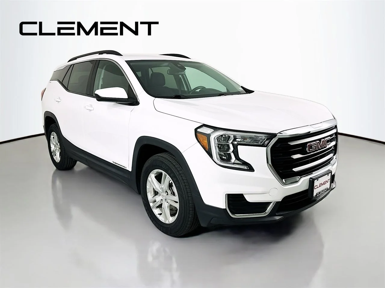 Used 2022 Summit White GMC SLE image 5