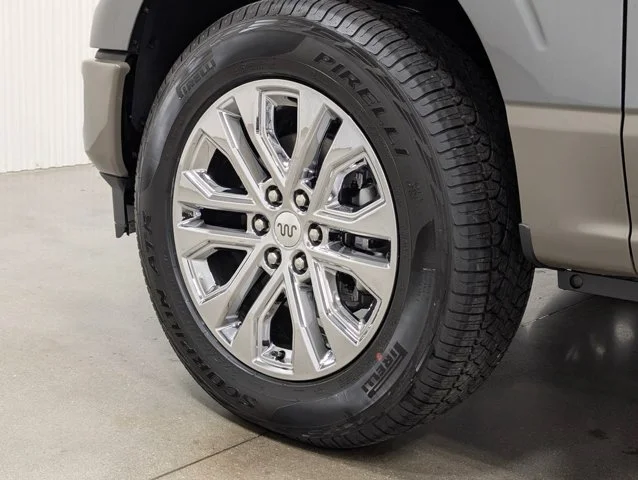 New 2026 Carbonized Gray Metallic Ford King Ranch® image 36