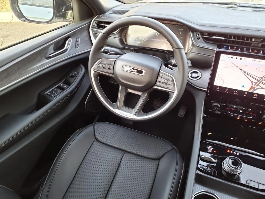 Used 2024 Silver Zynith Jeep  image 28