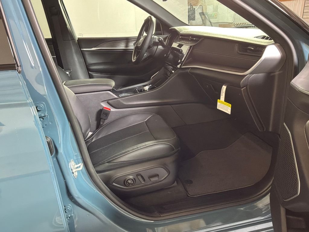 New 2026 Steel Blue Exterior Paint Jeep Limited Reserve image 22
