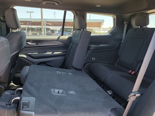 Used 2025 Silver Jeep Laredo image 8