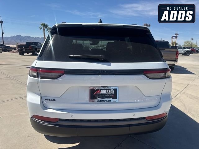 New 2026 Bright White Clear-Coat Exterior Paint Jeep Altitude image 4