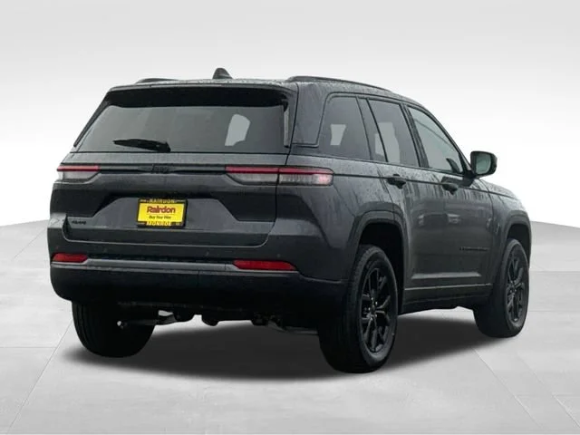 New 2026 Baltic Gray Metallic Clear-Coat Exterior Paint Jeep Laredo Altitude image 10