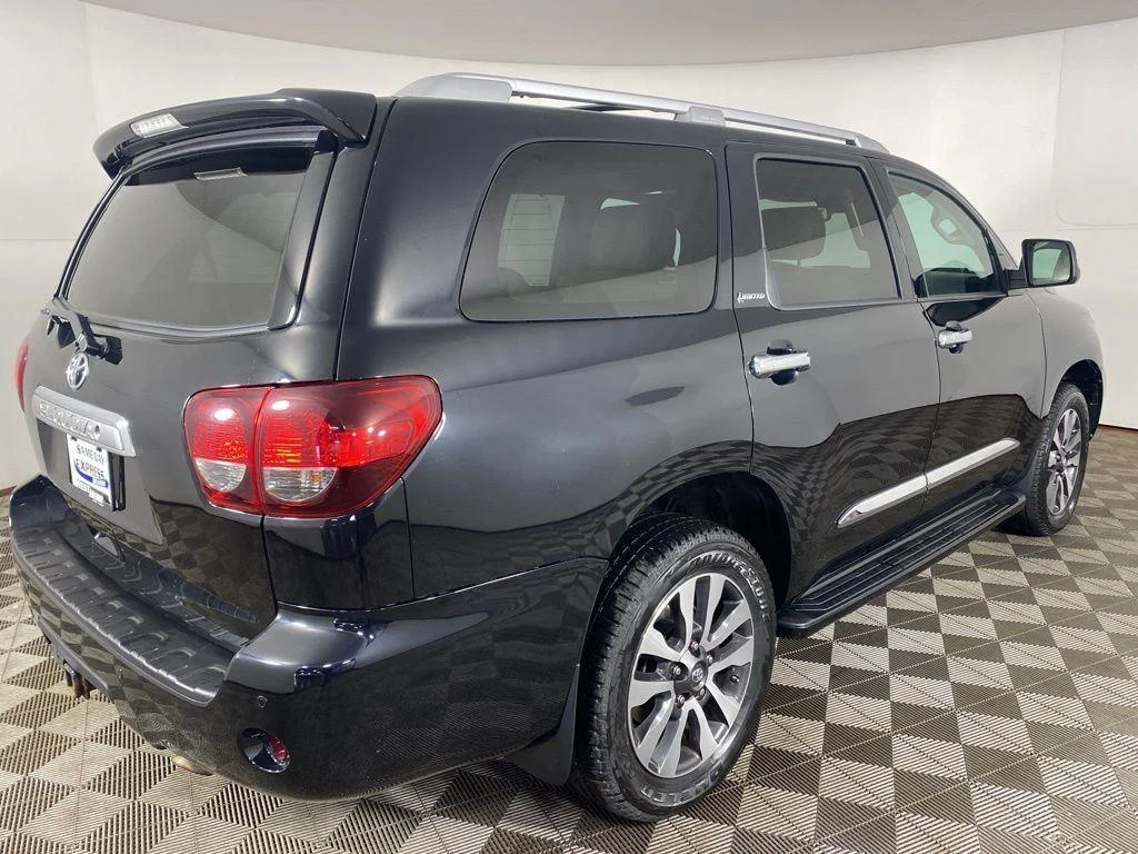Used 2018 Midnight Black Metallic Toyota Limited image 7