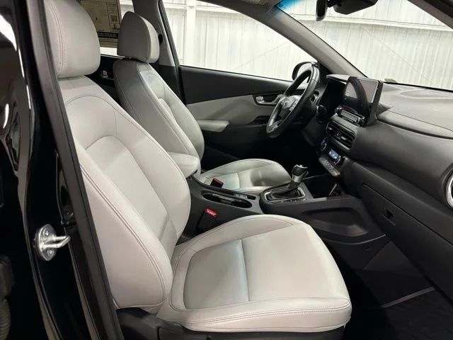 Used 2023 Black Hyundai Limited image 22