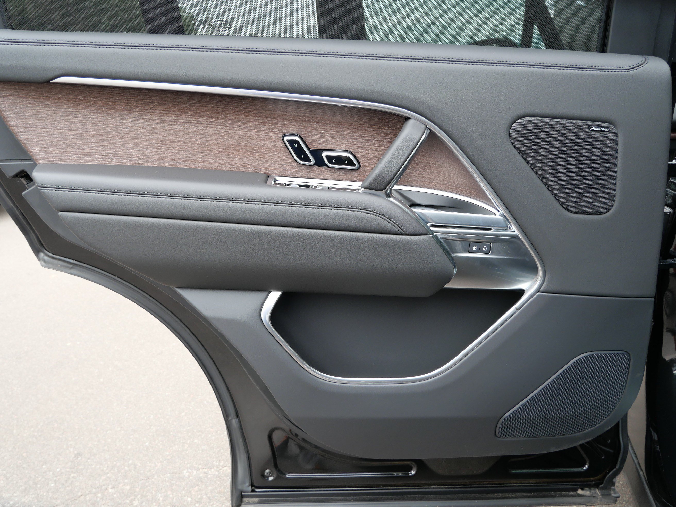 2026 Land Rover Range Rover SE - Photo 6