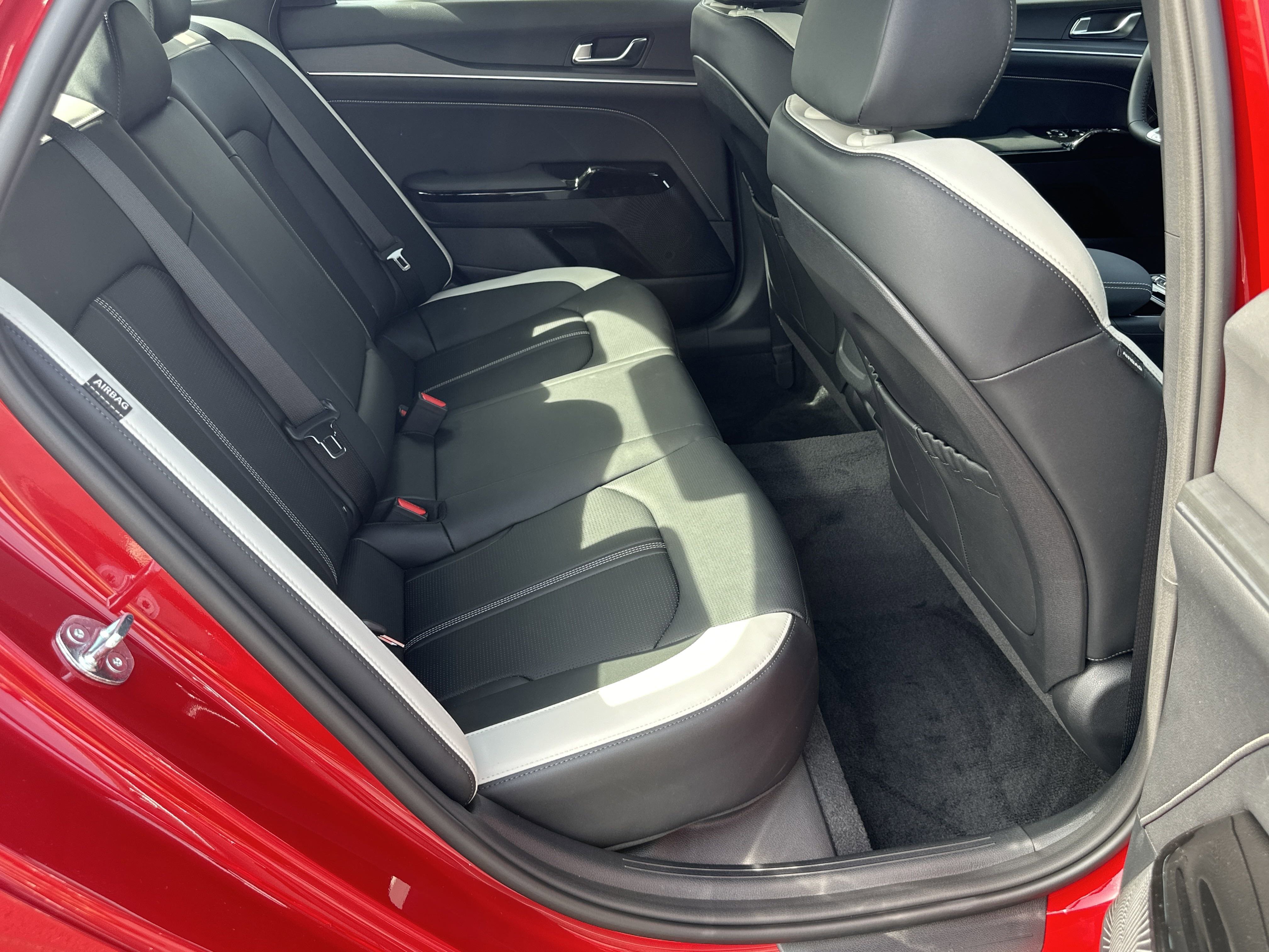 2025 Kia K5 GT-Line - Photo 16