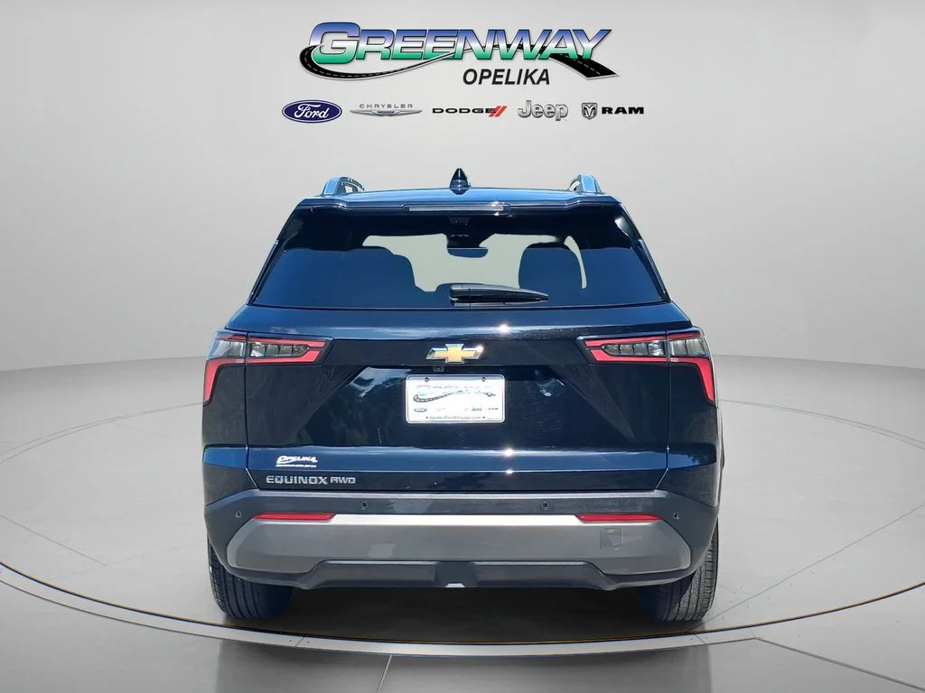 Used 2025 Mosaic Black Metallic Chevrolet LT image 4