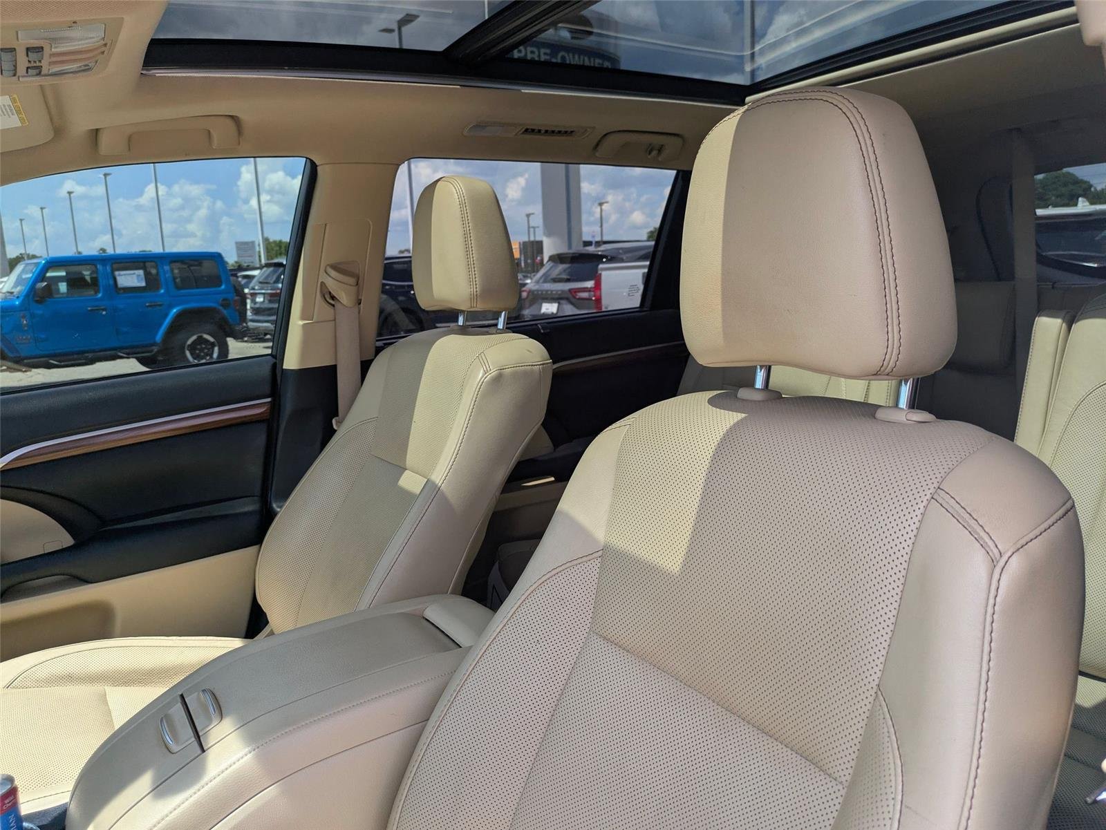 Used 2018 Blizzard Pearl Toyota Limited image 12
