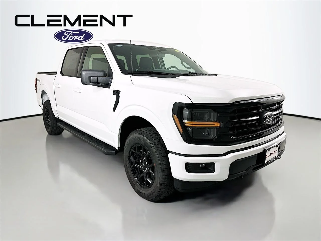 New 2026 Oxford White Ford XLT image 3