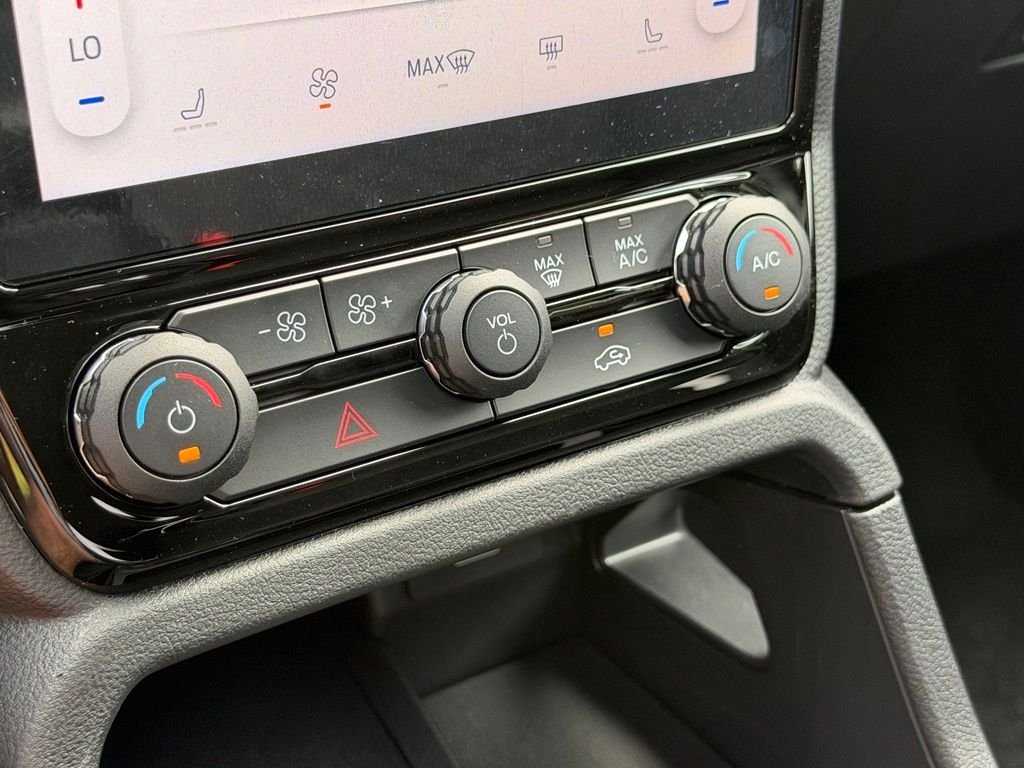 New 2026 Avalanche Ford XLT image 18