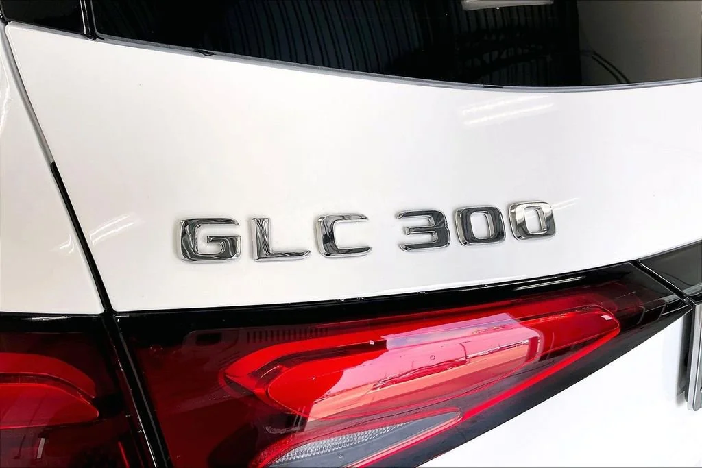 New 2026 Polar White Mercedes-Benz GLC 300 image 27