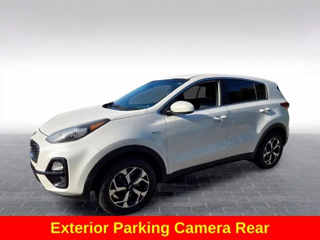 Used 2022 White Kia LX image 4