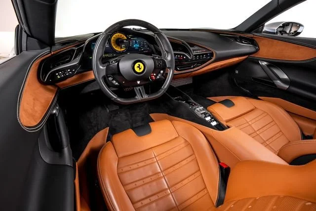 Used 2024 Grigio Alloy Ferrari  image 27