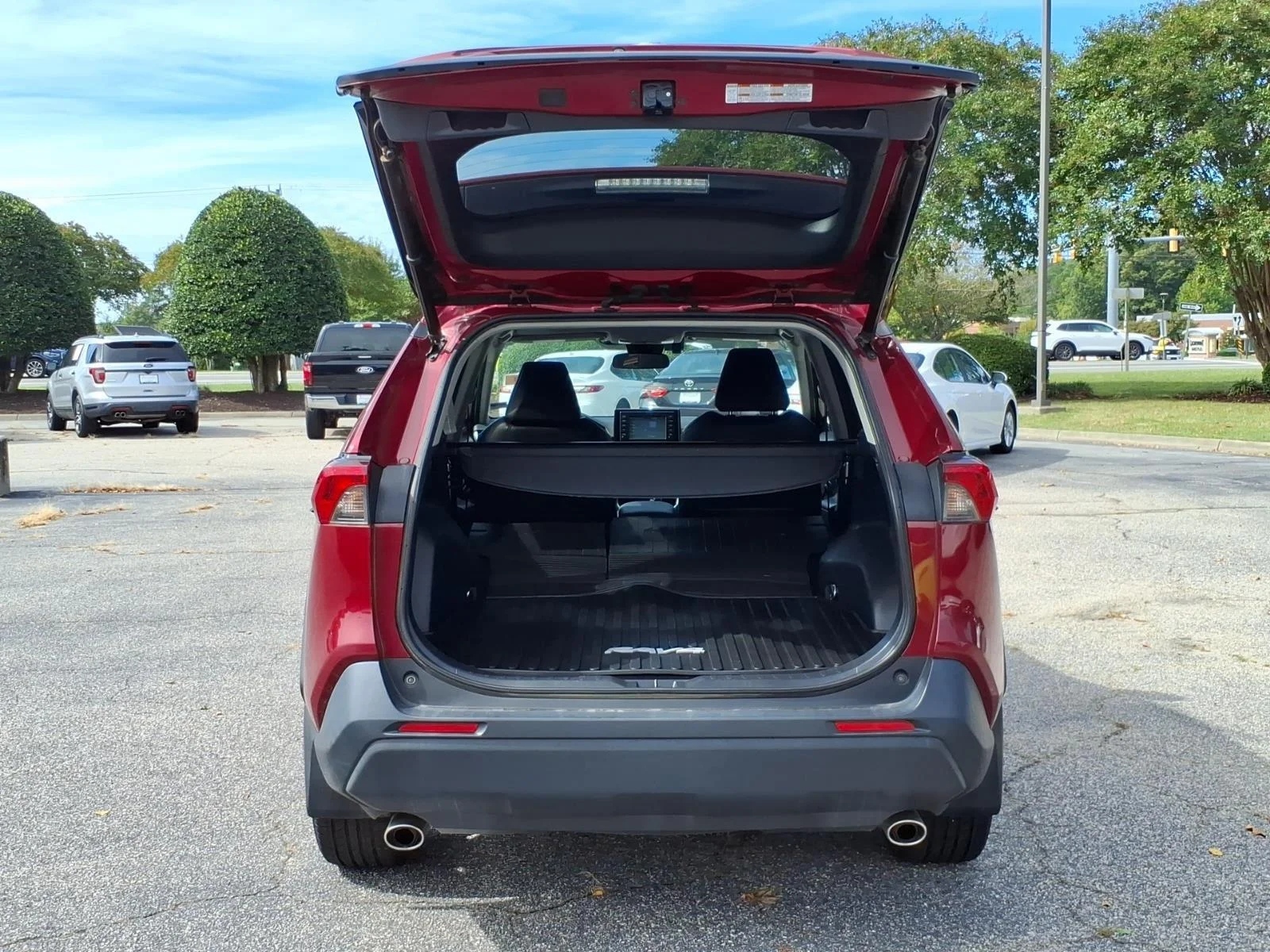Used 2019 Ruby Flare Pearl Toyota XLE Premium image 23