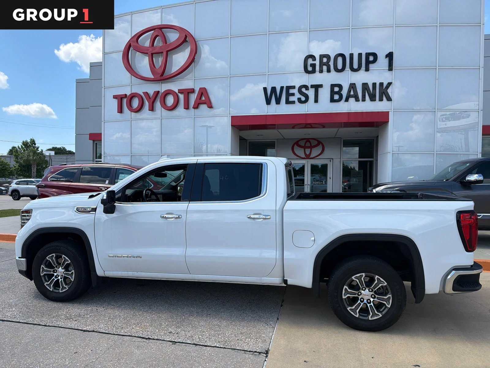 2025 GMC Sierra 2WD Crew Cab Short Box SLT's photo