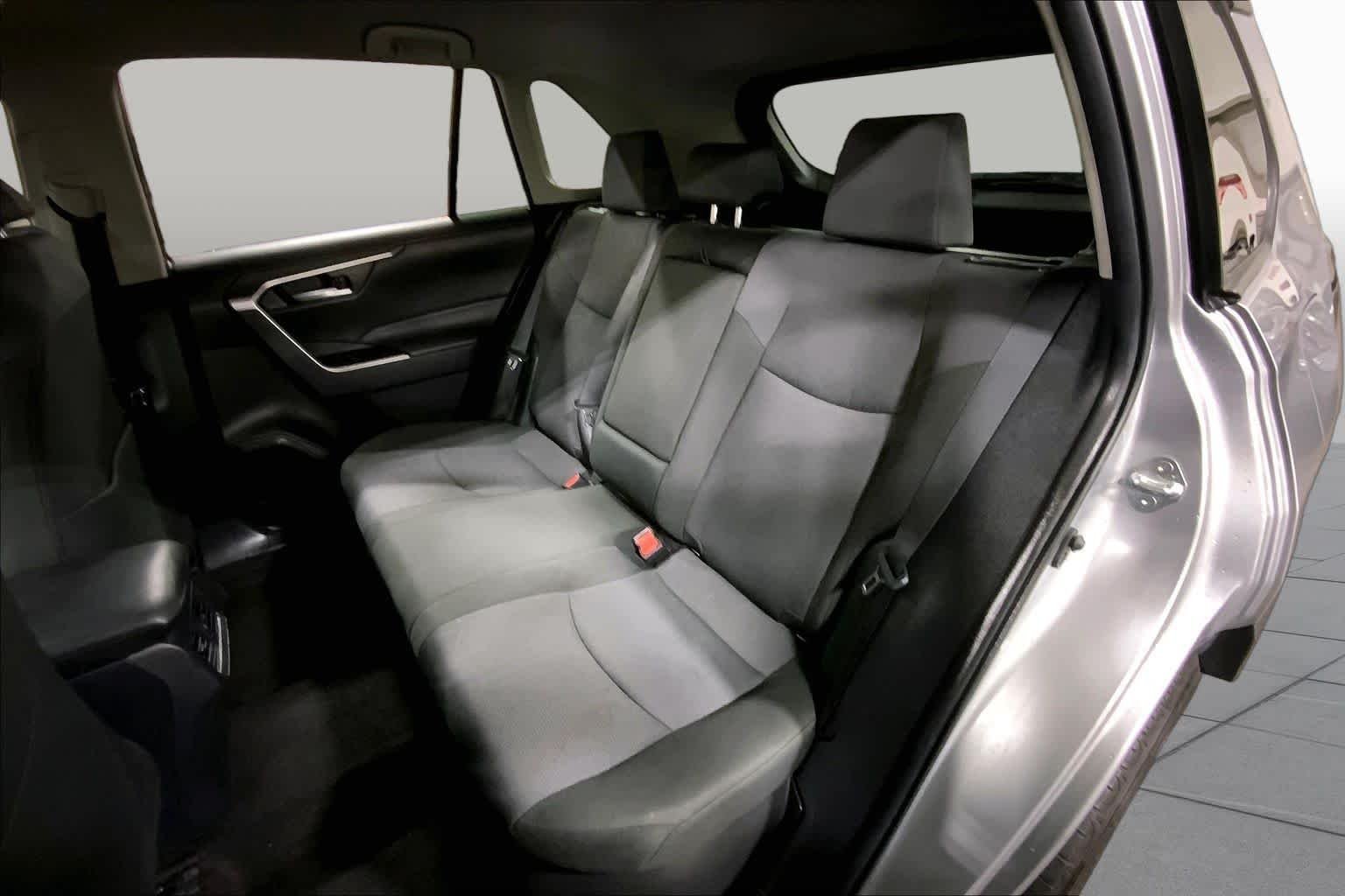Used 2025 Silver Sky Metallic Toyota Hybrid XLE image 21