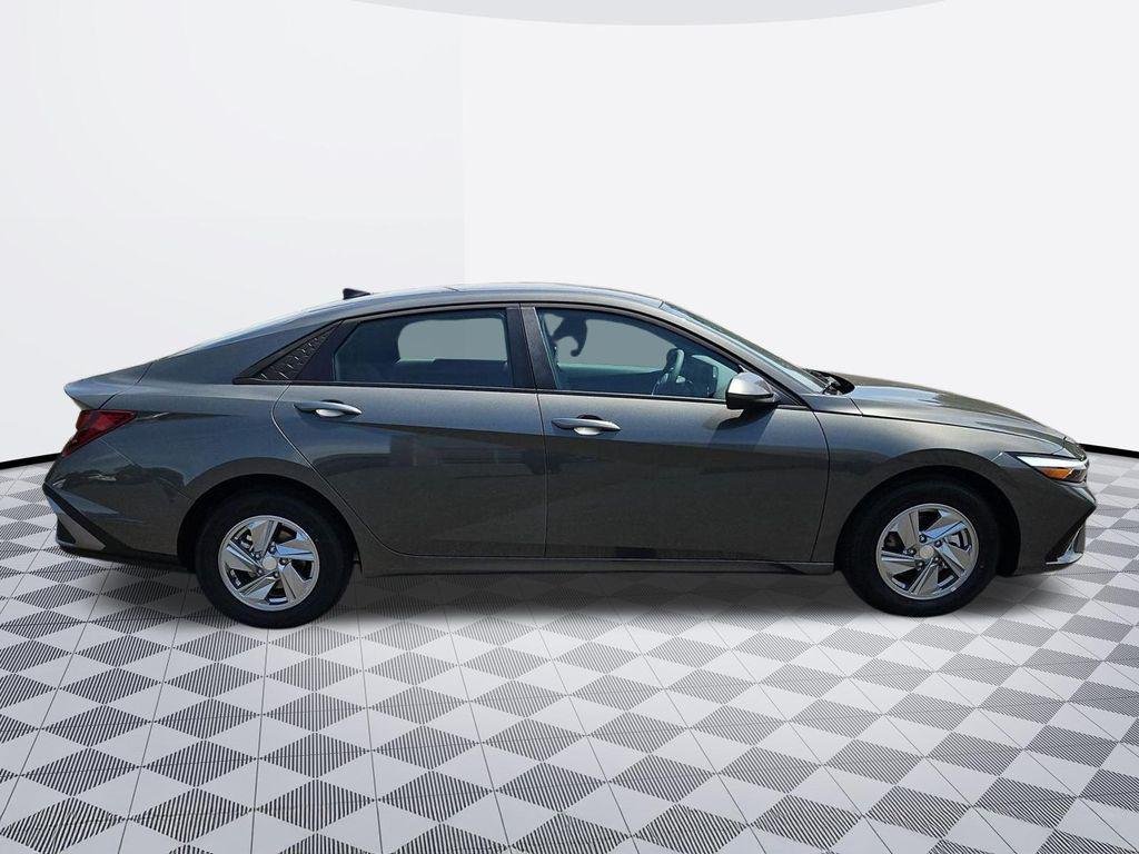 New 2026 Gray Hyundai SE image 7