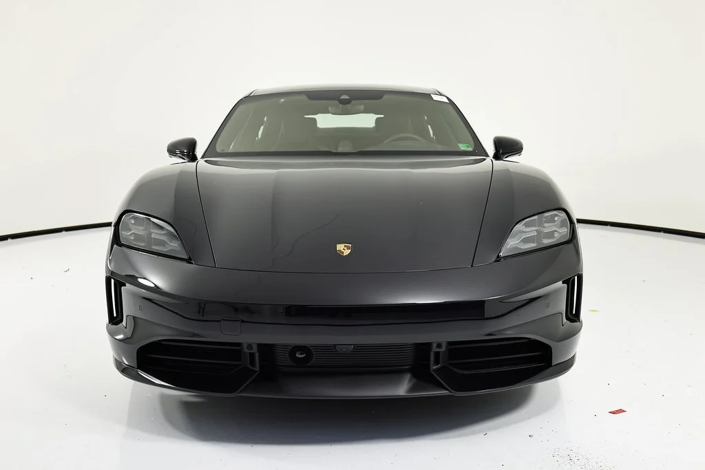 2026 Porsche Taycan Base - Photo 10