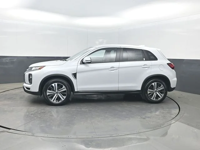 New 2026 White Mitsubishi 2.0 SE image 3