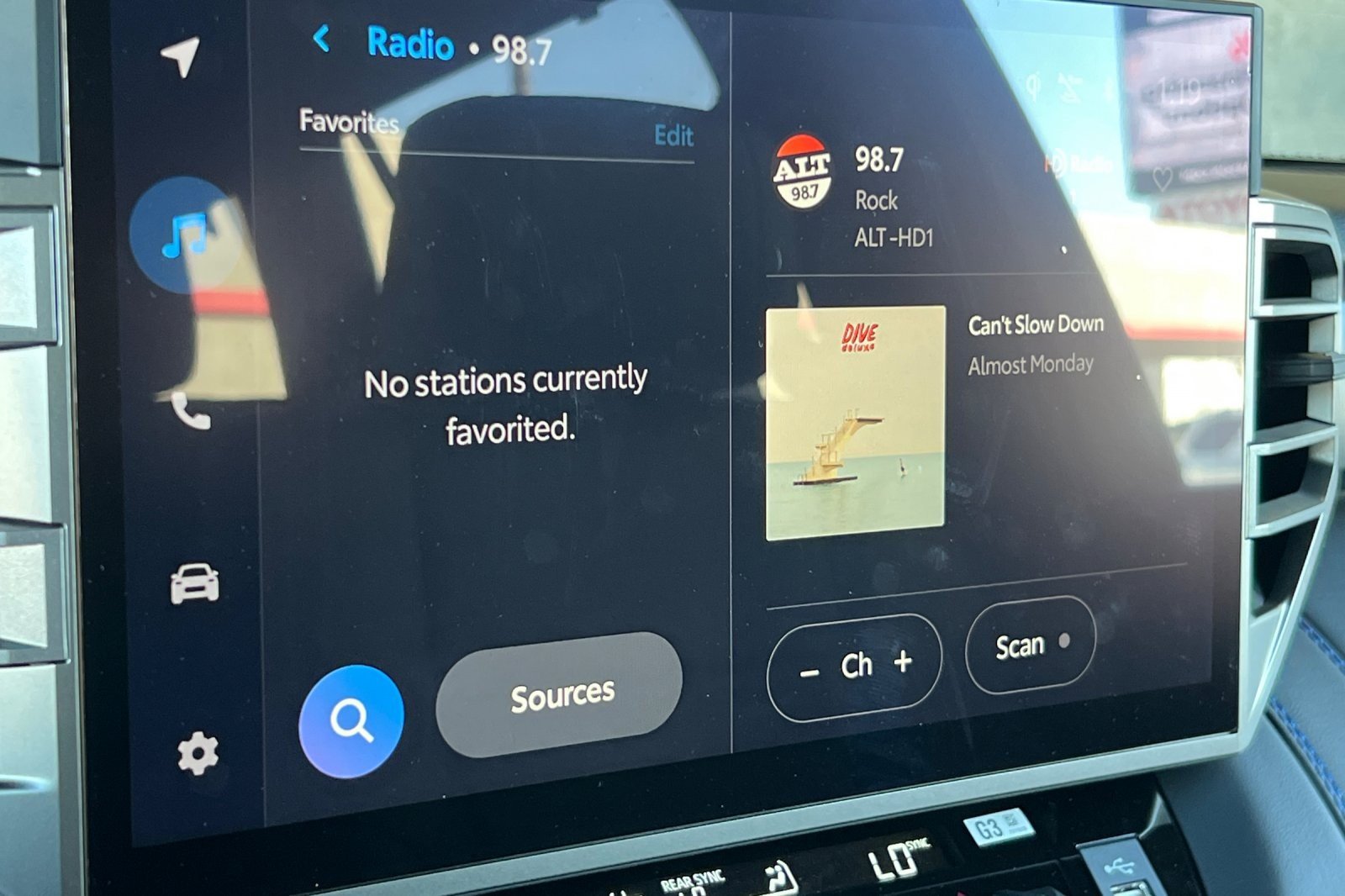 2026 Toyota Sequoia Platinum - Photo 17
