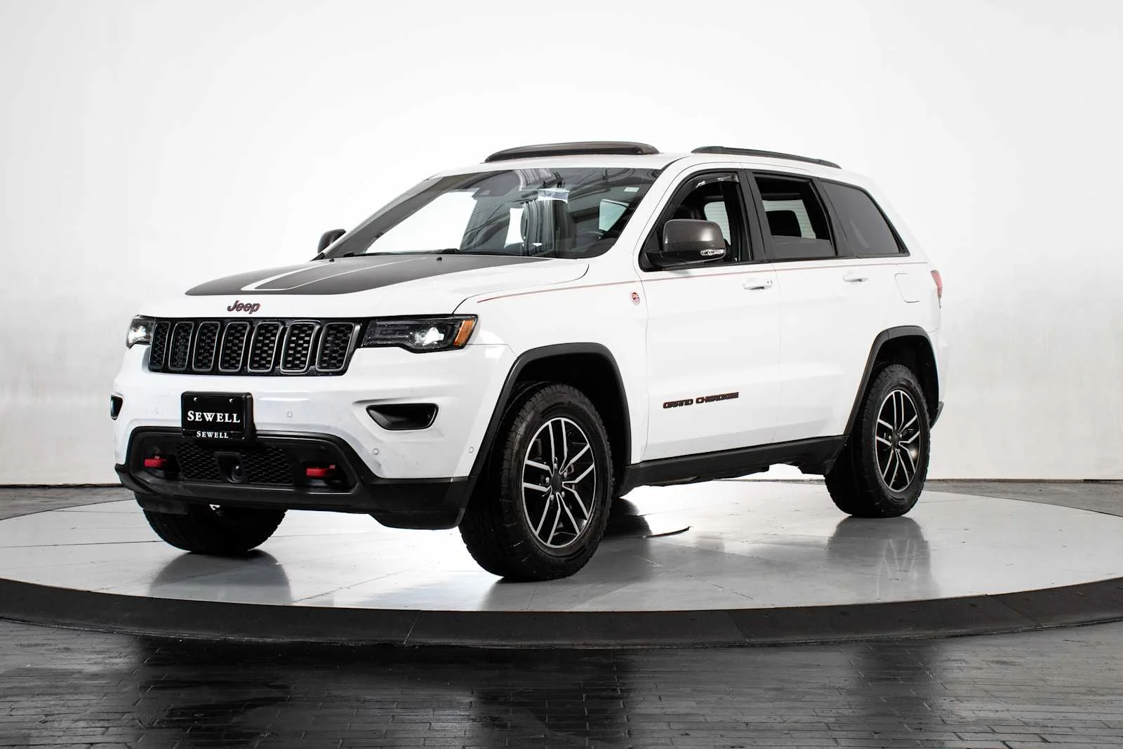 2019 Jeep Grand Cherokee Trailhawk 4WD's photo