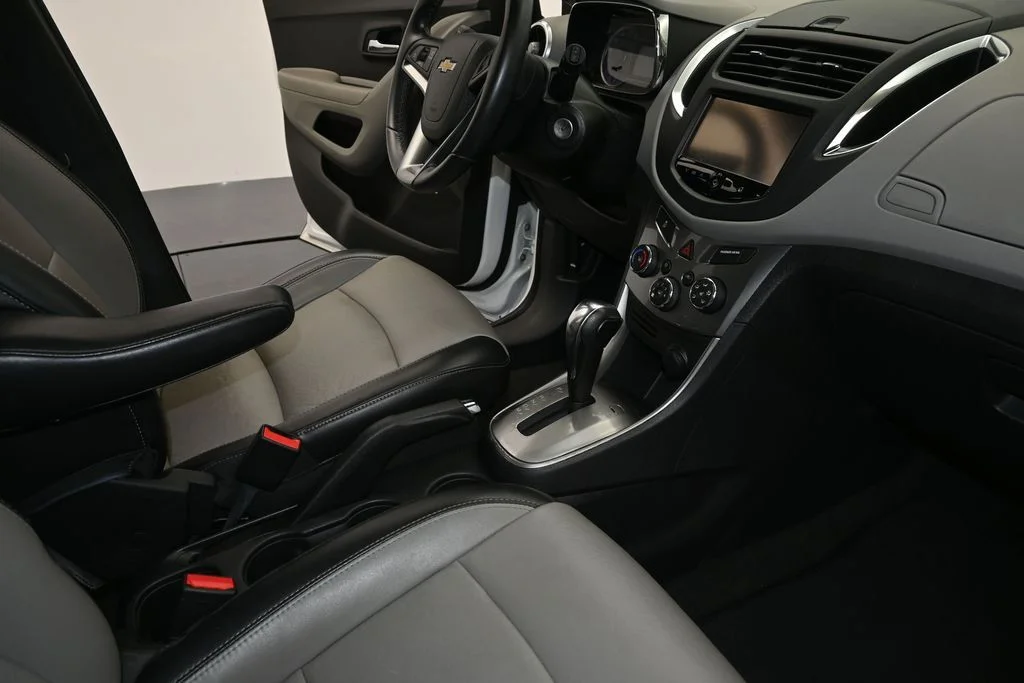 Used 2016 Summit White Chevrolet LTZ image 13