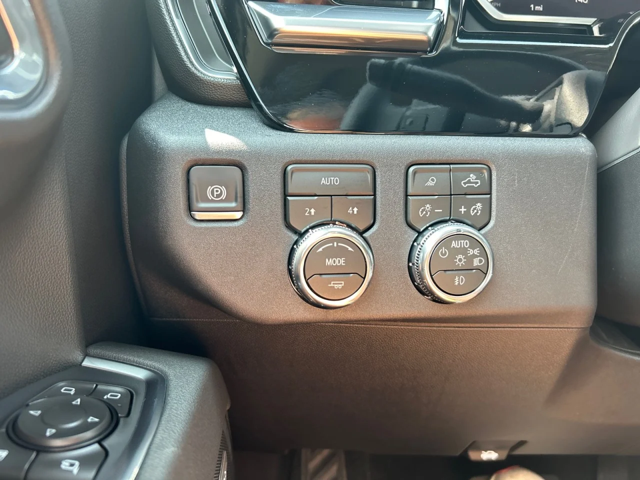 2026 GMC Sierra 1500 SLT - Photo 14