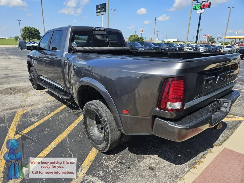 Used 2018 Granite Crystal Metallic Clearcoat Ram Laramie Longhorn image 3